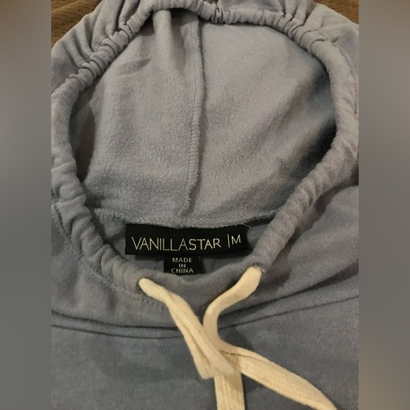 NWOT Vanilla Star Soft Periwinkle Shoulder Cut-Out Drawstring Cropped Hoodie - M - Picture 4 of 6